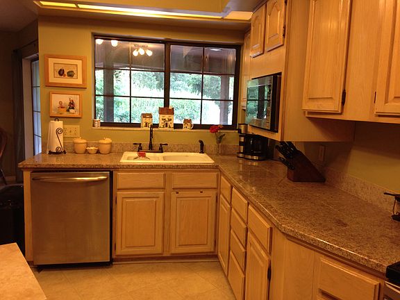 South end of kitchen