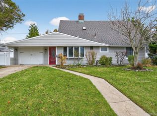 7 Lowland Rd, Levittown, NY 11756