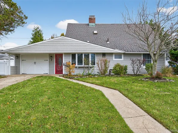 7 Lowland Road, Levittown, NY 11756