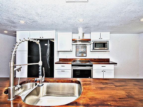5th image of 3201 W Grovers Ave