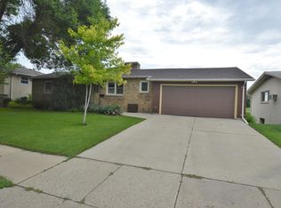 1415 Squire Ln, Aberdeen City, SD 57401