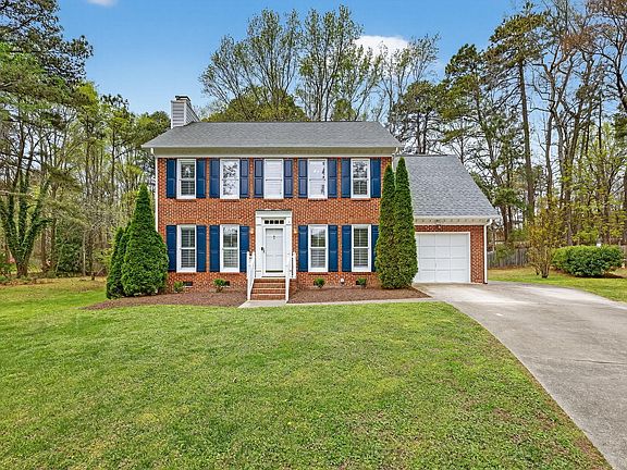 2nd image of 1005 Autumnwood Cir