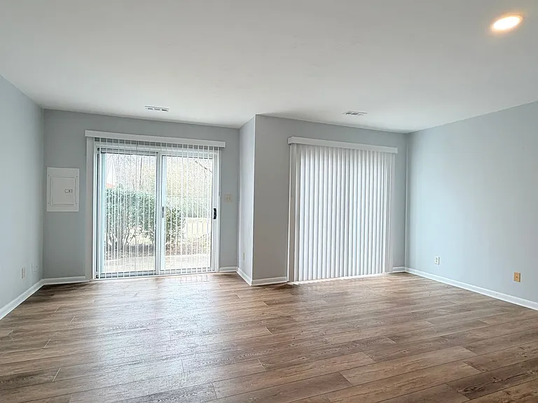 3872 Staffordshire Ln — Photo 8