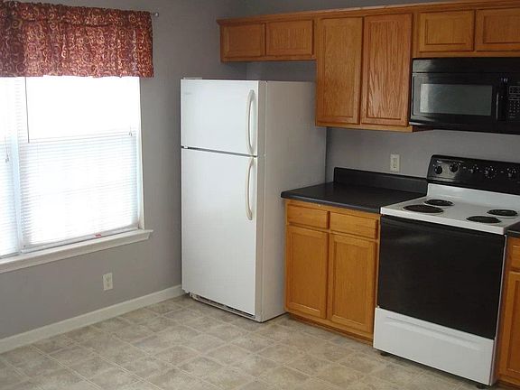 3rd image of 152 Wolverine Ct