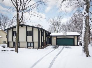 17205 12th Ave N, Plymouth, MN 55447