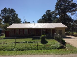 711 Carver St, Carthage, MS 39051