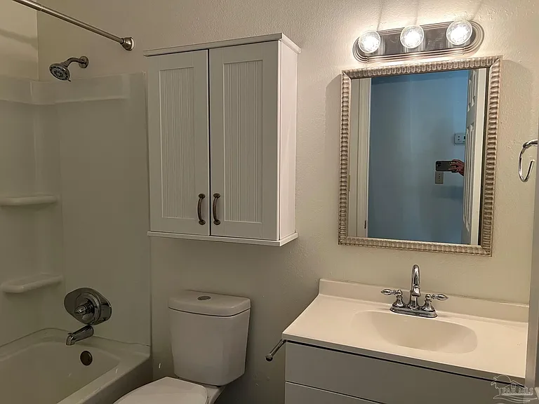 3244 Maplewood Dr — Photo 7