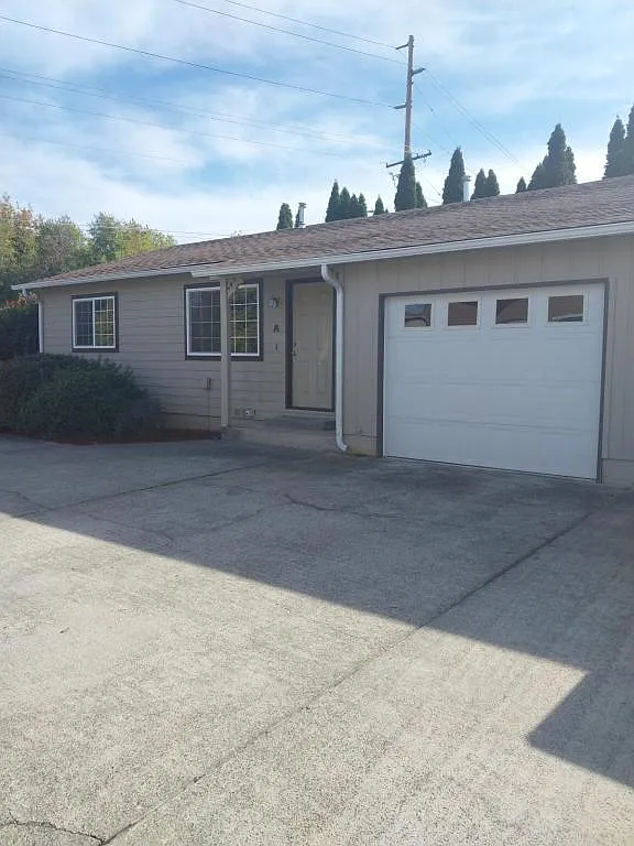 1326 Dowell Road, Unit A — Photo 1