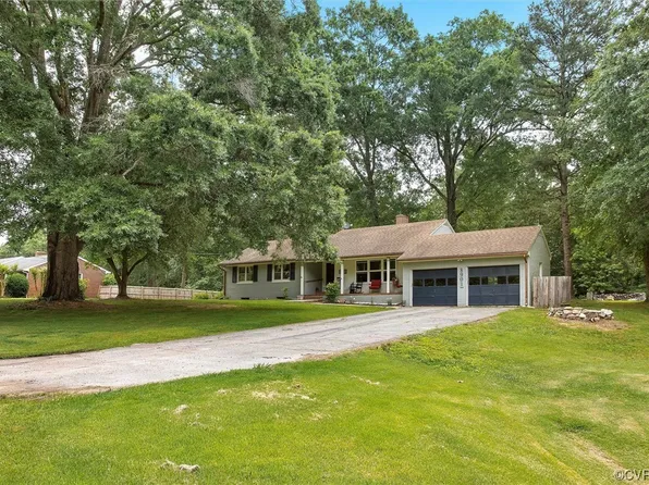 8901 Deekens St, Amelia Court House, VA 23002