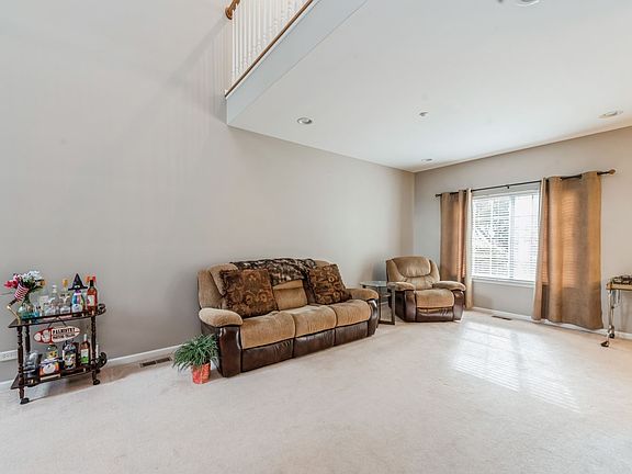 4th image of 6132 Canterbury Ln