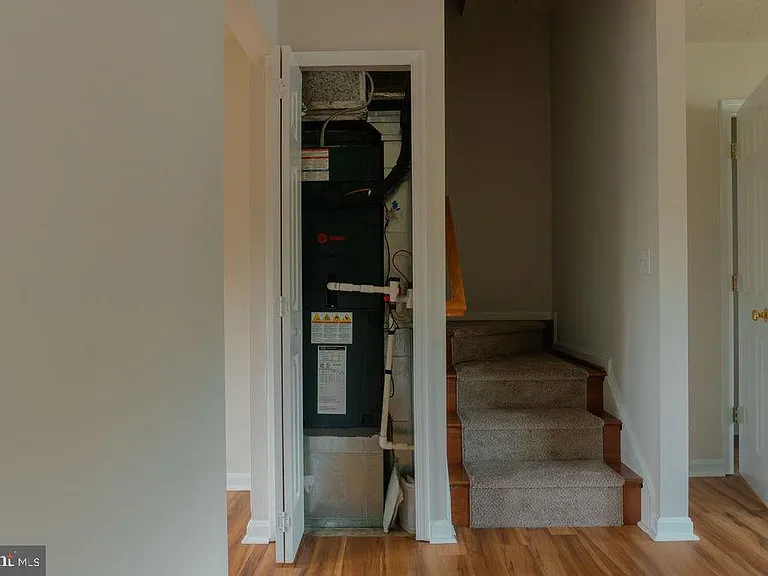 9836 Plaza View Way — Photo 16