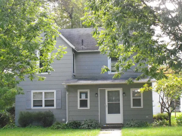 208 Frederick St E, Le Roy, MN 55951