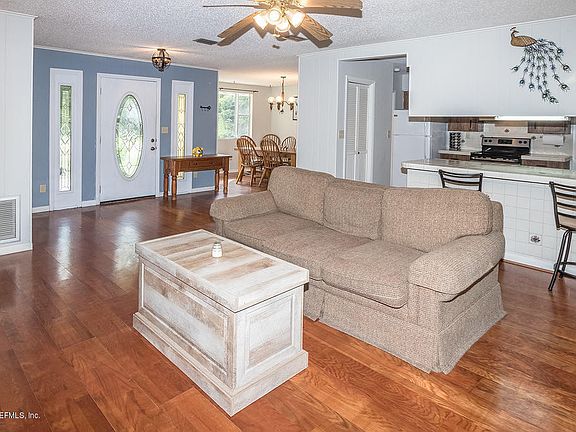 4th image of 1000 Johnnie Long Dr