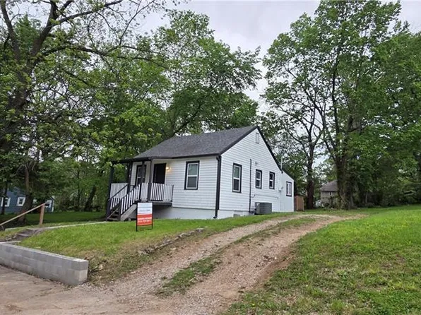 2810 Elmwood Ave, Kansas City, MO 64128