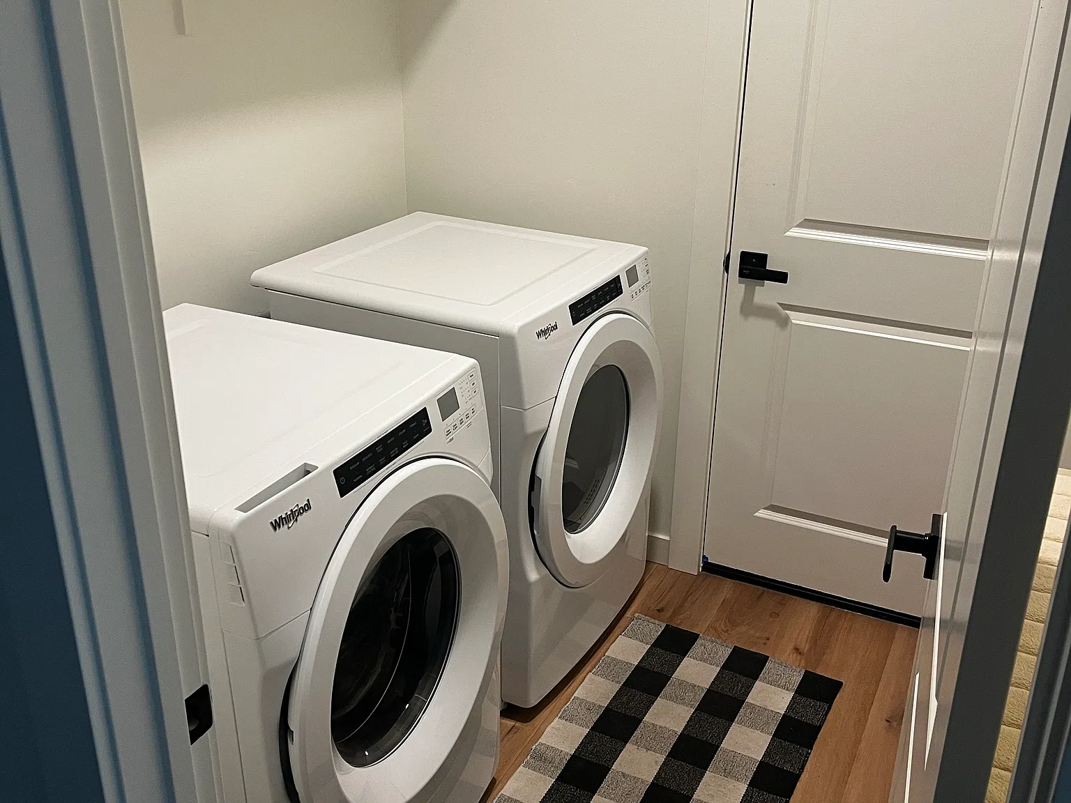 3 bed, 1300 sqft, $2,250 — Photo 4