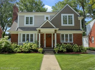 2378 Pembroke Rd, Birmingham, MI 48009