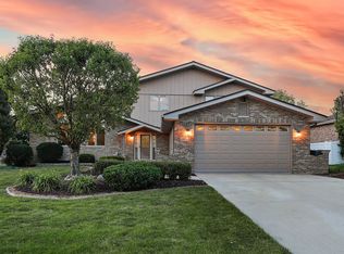 11904 Greenfield Dr, Orland Park, IL 60467