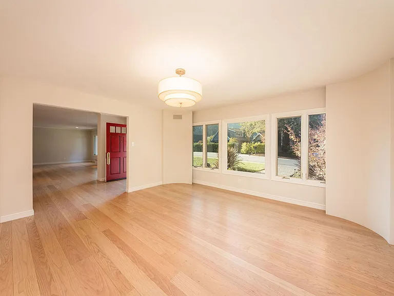 30 Knightwood Ln — Photo 9