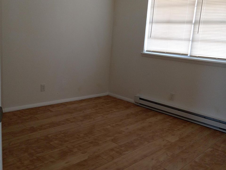 2nd image of 3319 SW 44th St Unit 8