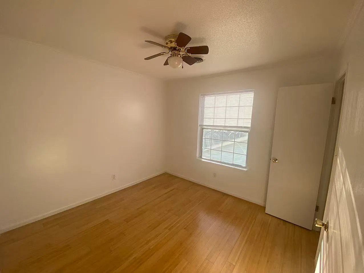 4 bed, 2.5 bath, 1764 sqft, $2,300 — Photo 1