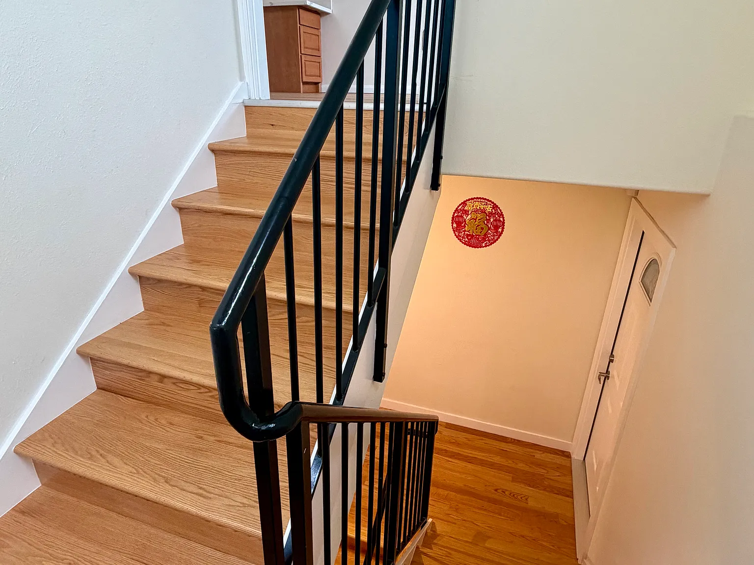 3 bed, 900 sqft, $3,500 — Photo 2
