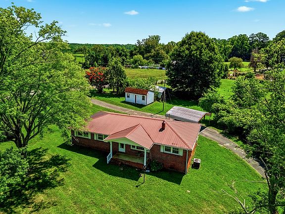 2nd image of 3058 Bluff Springs Rd