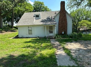 709 6th St, Peru, NE 68421