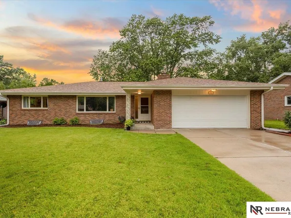 731 Driftwood Dr, Lincoln, NE 68510