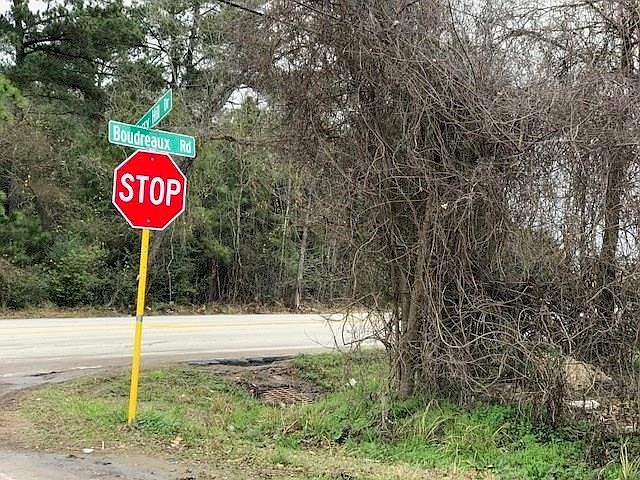 2nd image of 19018 Berry Hill Rd