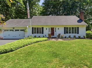33 Scotch Ln, Rochester, NY 14617