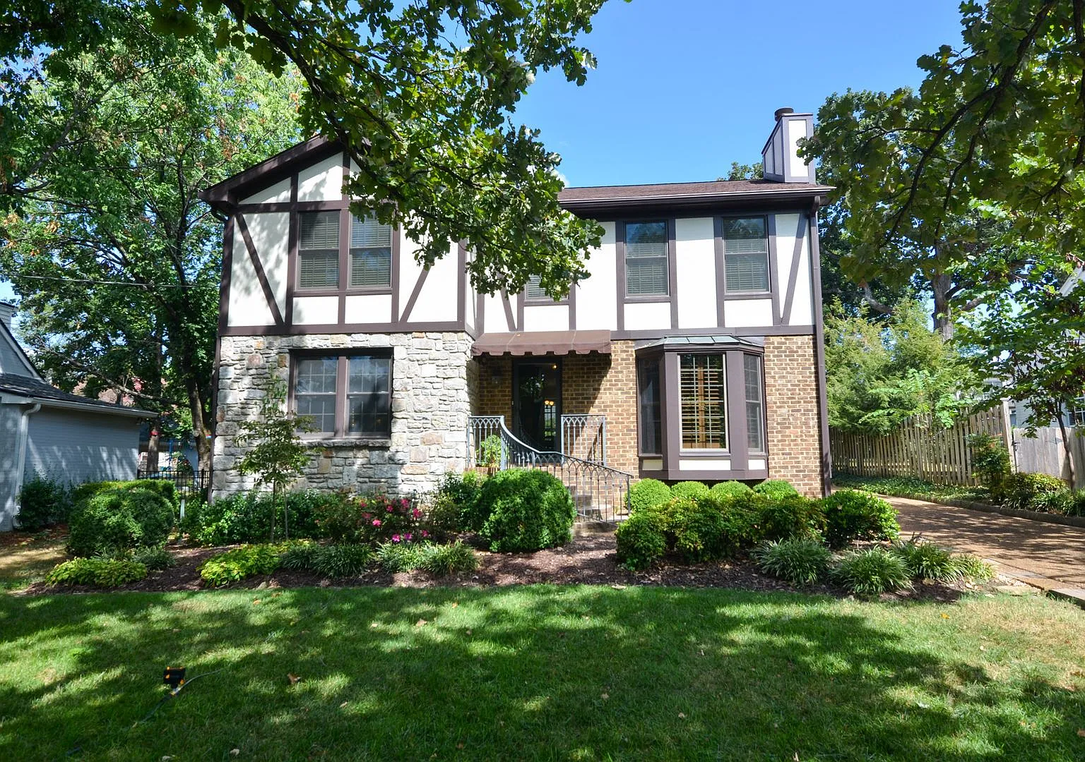 1628 S Observatory Dr. — Photo 1