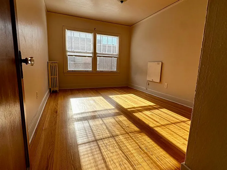 Silver Apartments — Photo 30