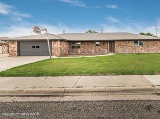 1117 Archer St, Spearman, TX 79081