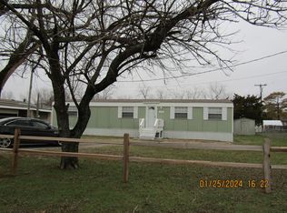 105 6th St, Cache, OK 73527