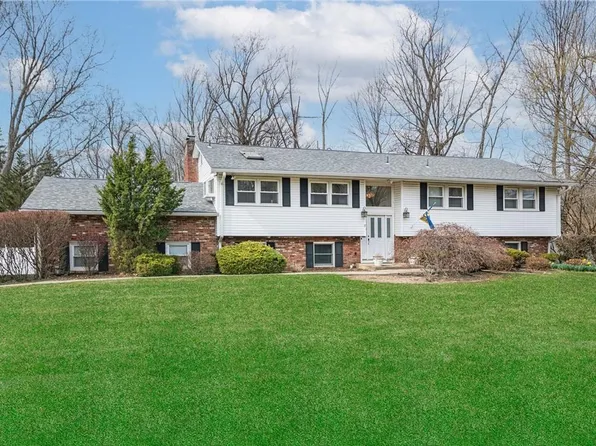 17 Hidden Valley Drive, Suffern, NY 10901