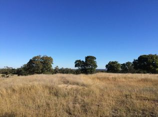 108 Walnut Pkwy, Ingram, TX 78025