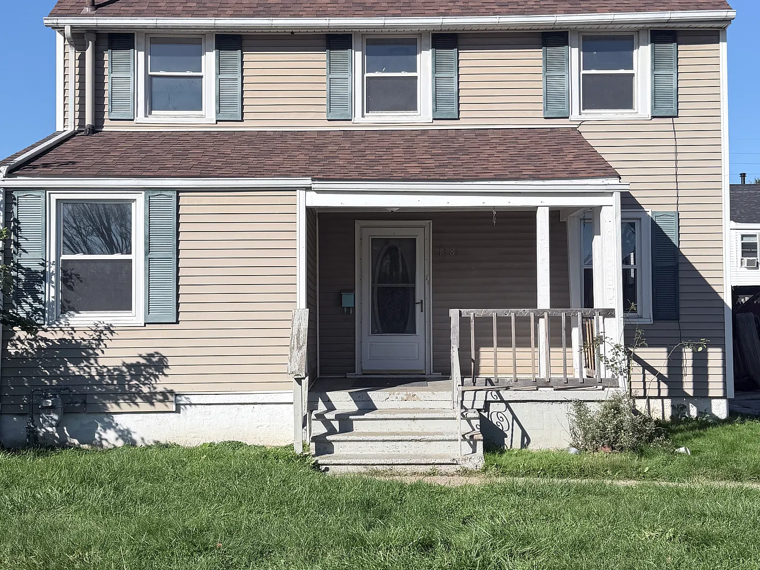 4 bed, 1.5 bath, 1348 sqft, $1,300 — Photo 1