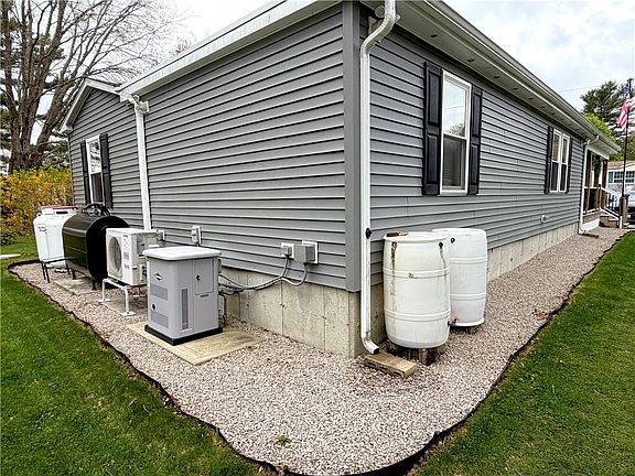 4th image of 464-103 Gardiner Rd