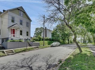 3 Grove St, Poughkeepsie, NY 12601