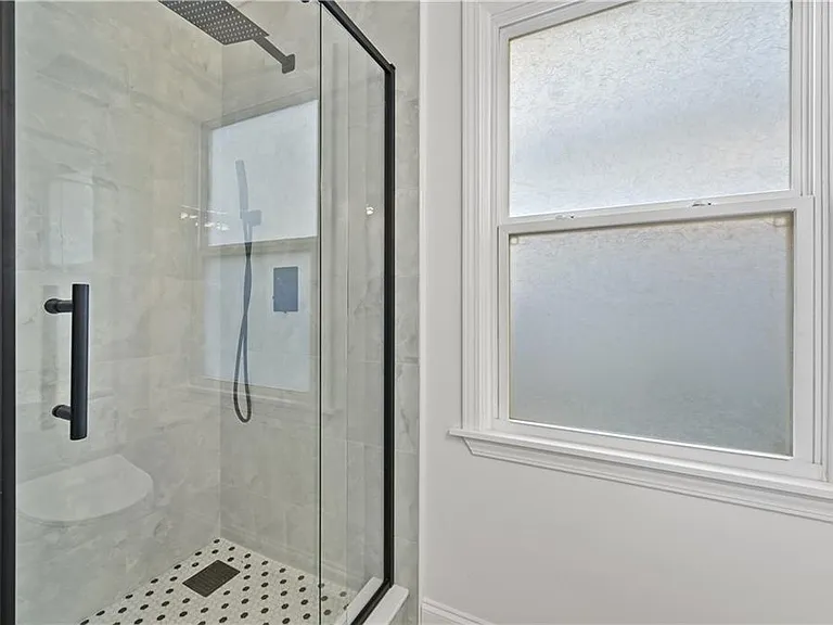 1728 Wayland Cir — Photo 18