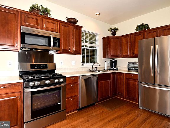 5th image of 8715 Ivyberry Way