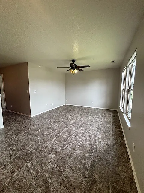 2 bed, 800 sqft, $875 — Photo 3