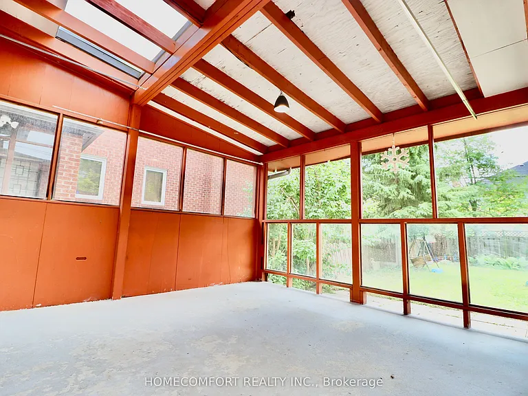247 Parkview Ave — Photo 37