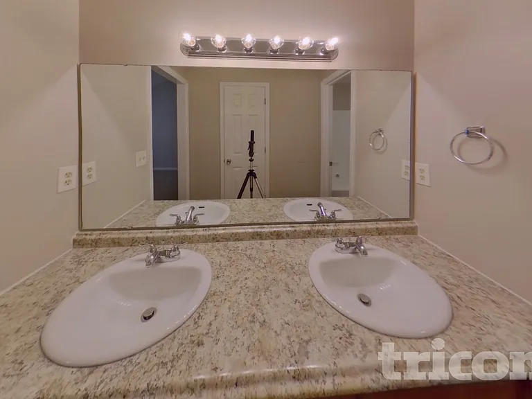 424 Forest Grove Cir — Photo 10