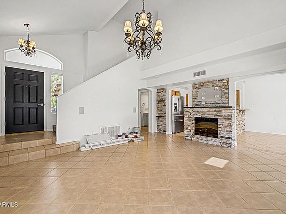 4th image of 3301 E MARCONI Avenue