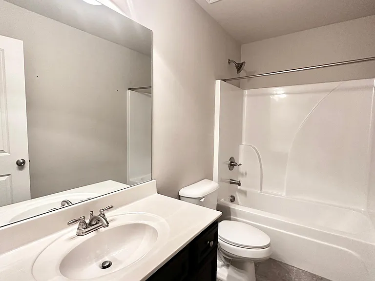285 Holdings Dr — Photo 15
