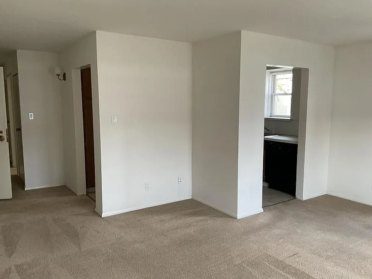 158 S Walnut St #304 — Photo 3