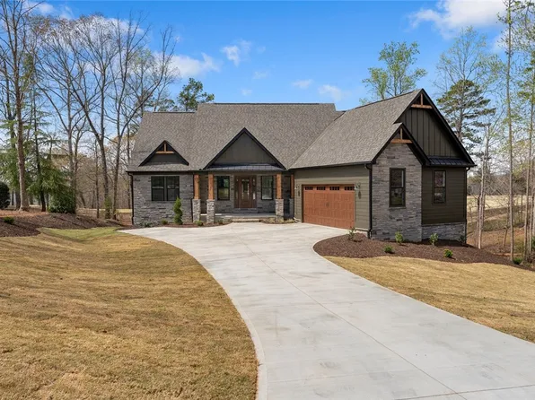 804 Grey Oaks Dr, Seneca, SC 29678