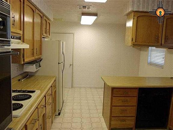 2nd image of 1216 Estancia Ave