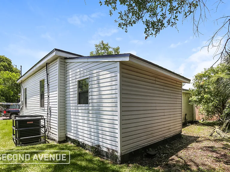 1619 Whitner St — Photo 17